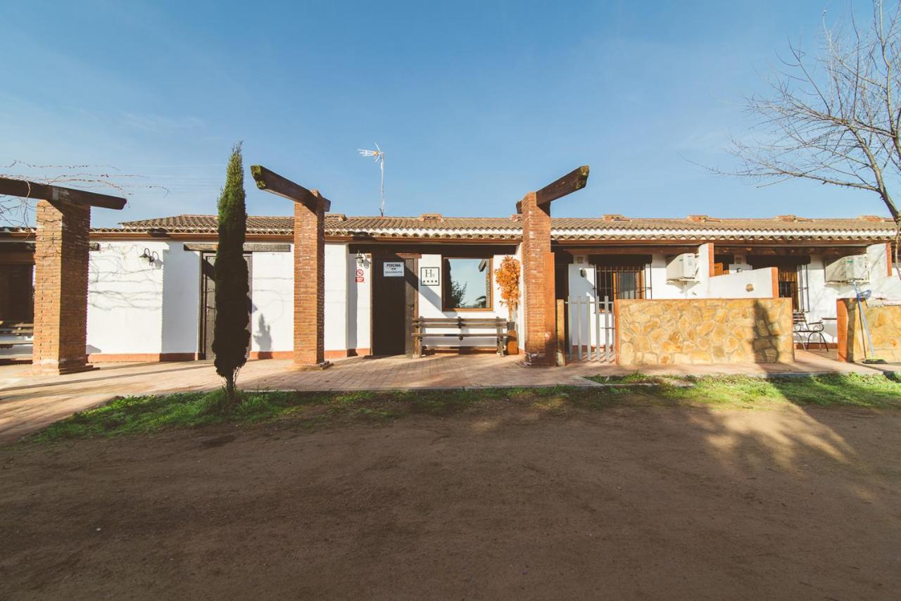 El Pueblo De Leo Hotel Badajoz Exterior photo